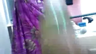 نوجوان لاغر با جوانان کوچک بسیار لذت می برد sensual massage در حالی که تمام بدن او را با نفت پوشیده شده