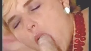 بلوند, فیلمهای سکسی پیرزن پاشیدن منی,