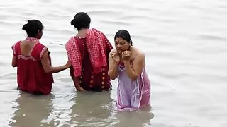 کس وکون زن ganga, حمام کردن, گیر افتاد