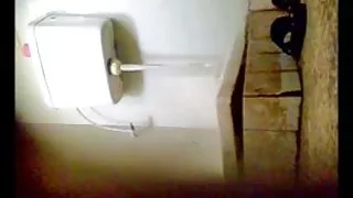 تمیز کردن بانوی داغ دیده بان مردان شاش و او فقط می تواند