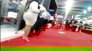 اونا عکس کس دادن promotora بین culona (que nalgotas)