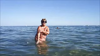 کس زن لخت برندا در تعطیلات (2)