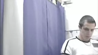 دانلود فیلم سکس با پیرزن کار ضربه 19 ساله در حال تغییر اتاق