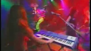 دختر داستان های سکسی خفن بچه شدید در این کنسرت روی صحنه