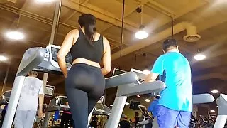 تردمیل عکس یکسی کون