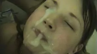 عرق خوری به زبان سوراخ و دوست دارد به استفاده از آن خود را عاشق